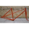 Cadre usagé en acier repeint orange 19"