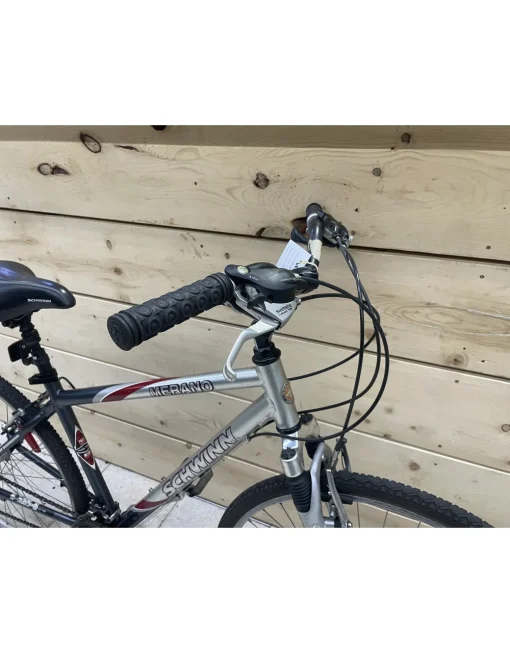 Vélo hybride usagé Schwinn 18" - 12613